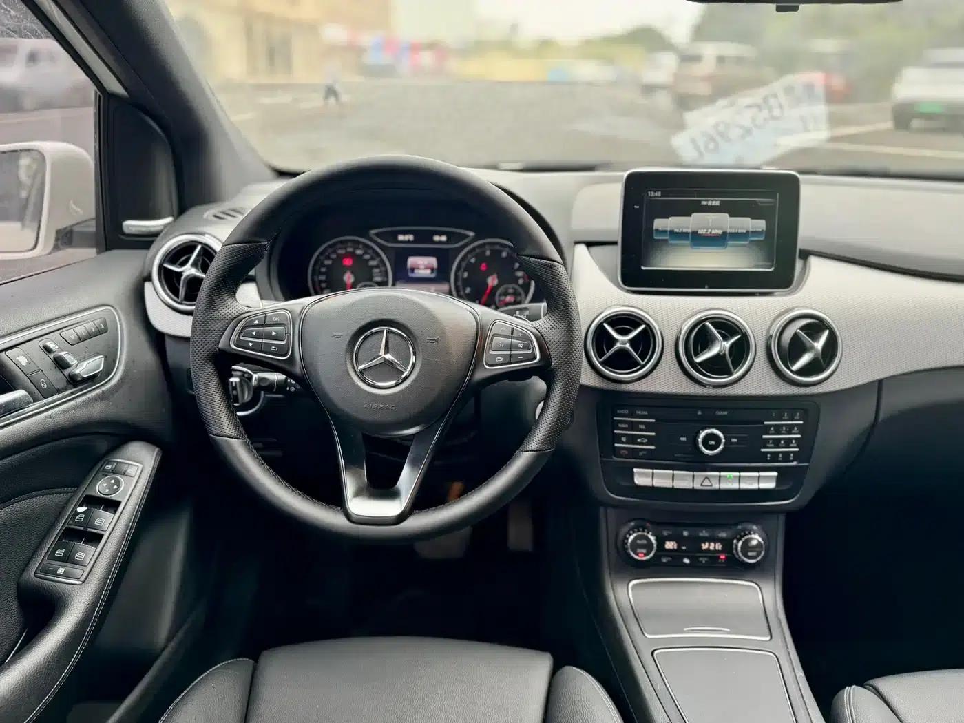 Mercedes-Benz B-Class 2016 B 200 Limited Edition — миниатюра 6
