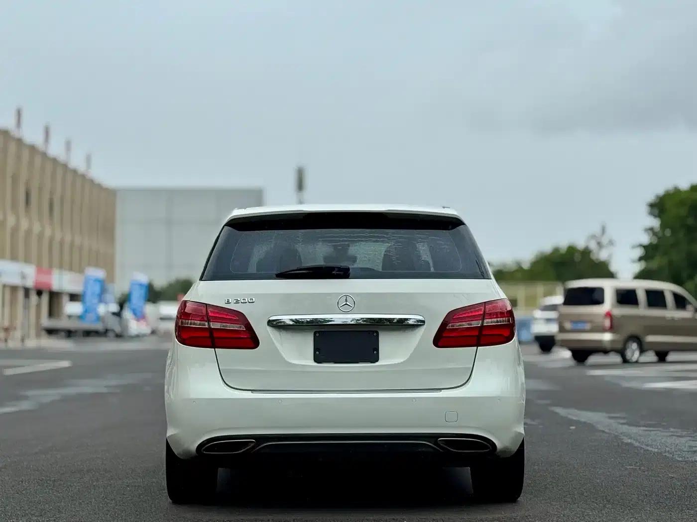 Mercedes-Benz B-Class 2016 B 200 Limited Edition — миниатюра 8