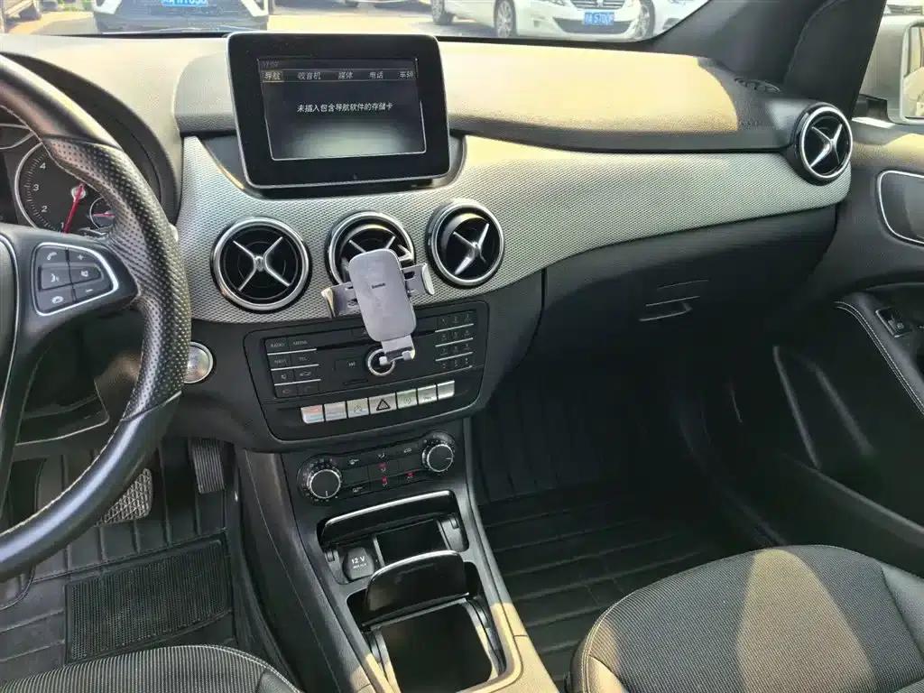 2015 Mercedes-Benz B-Class B 200 Dynamic — миниатюра 13