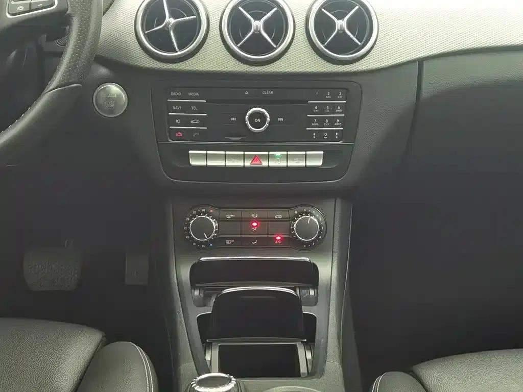 2017 Mercedes-Benz B-Class B 200 Dynamic — миниатюра 12