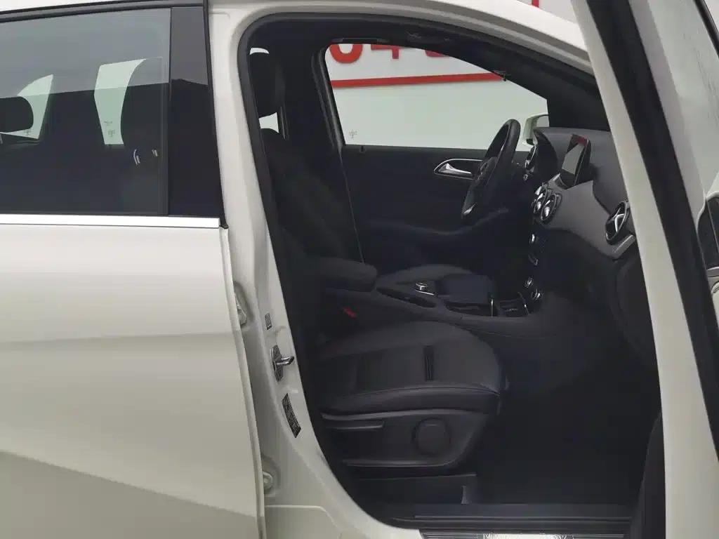 2017 Mercedes-Benz B-Class B 200 Dynamic — миниатюра 23