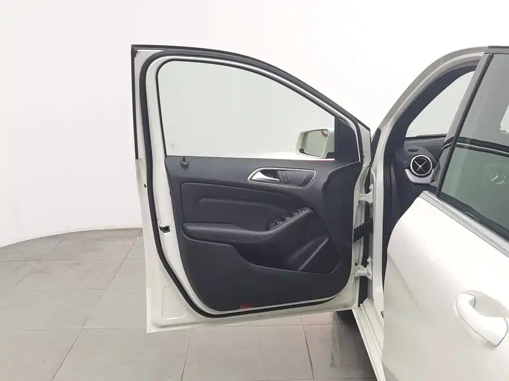 2017 Mercedes-Benz B-Class B 200 Dynamic — миниатюра 8