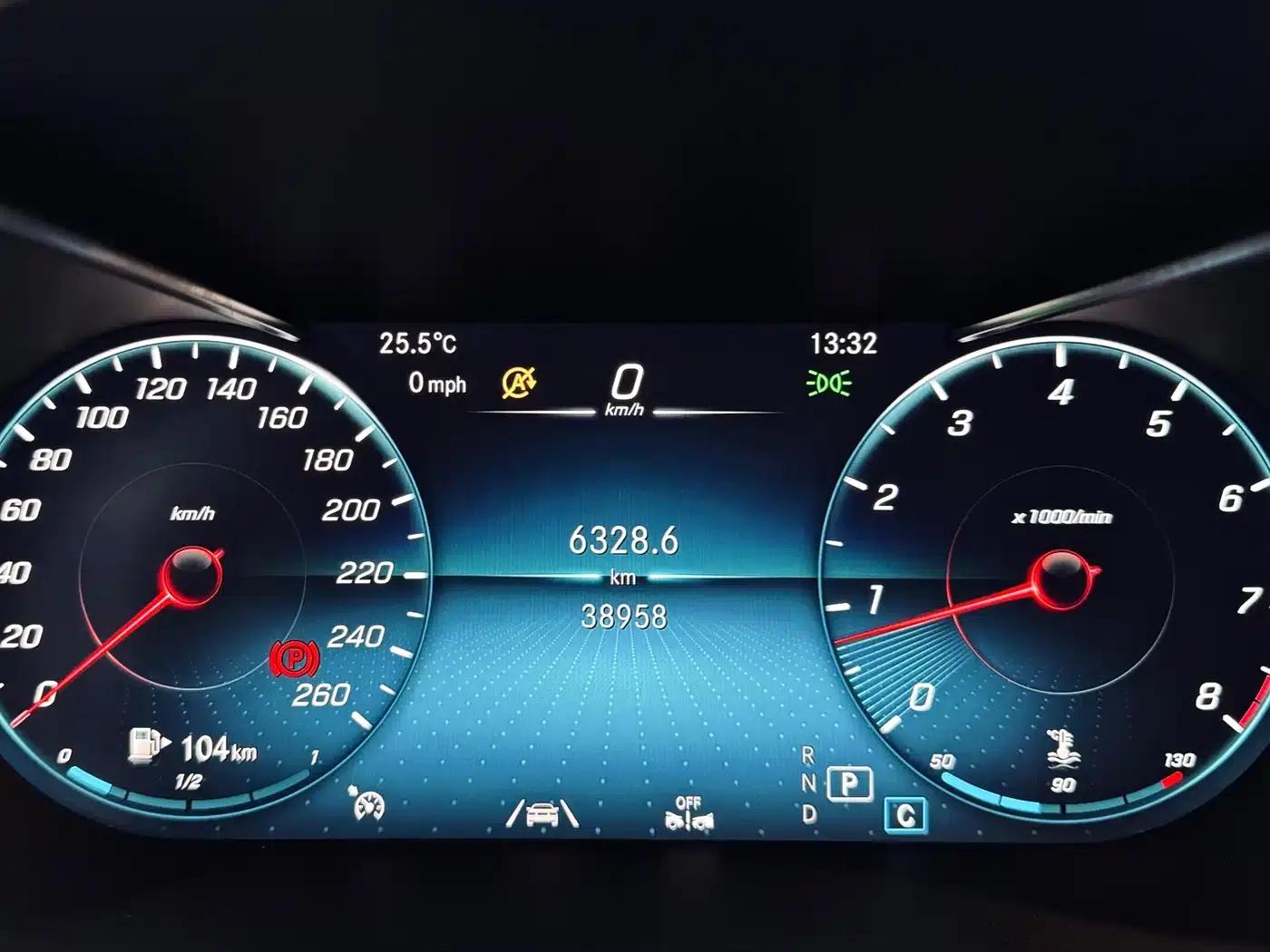 2023 Mercedes-Benz GLC Coupe, GLC 300 4MATIC Coupe SUV — миниатюра 25
