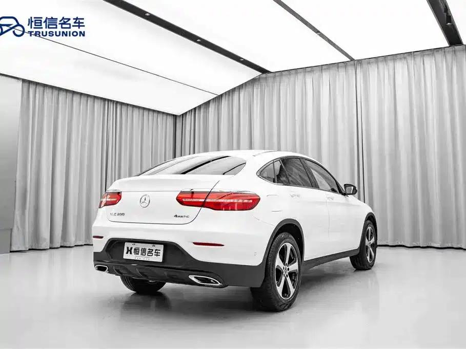 Mercedes-Benz GLC Coupe 2019 GLC 200 4MATIC Coupe SUV — миниатюра 5