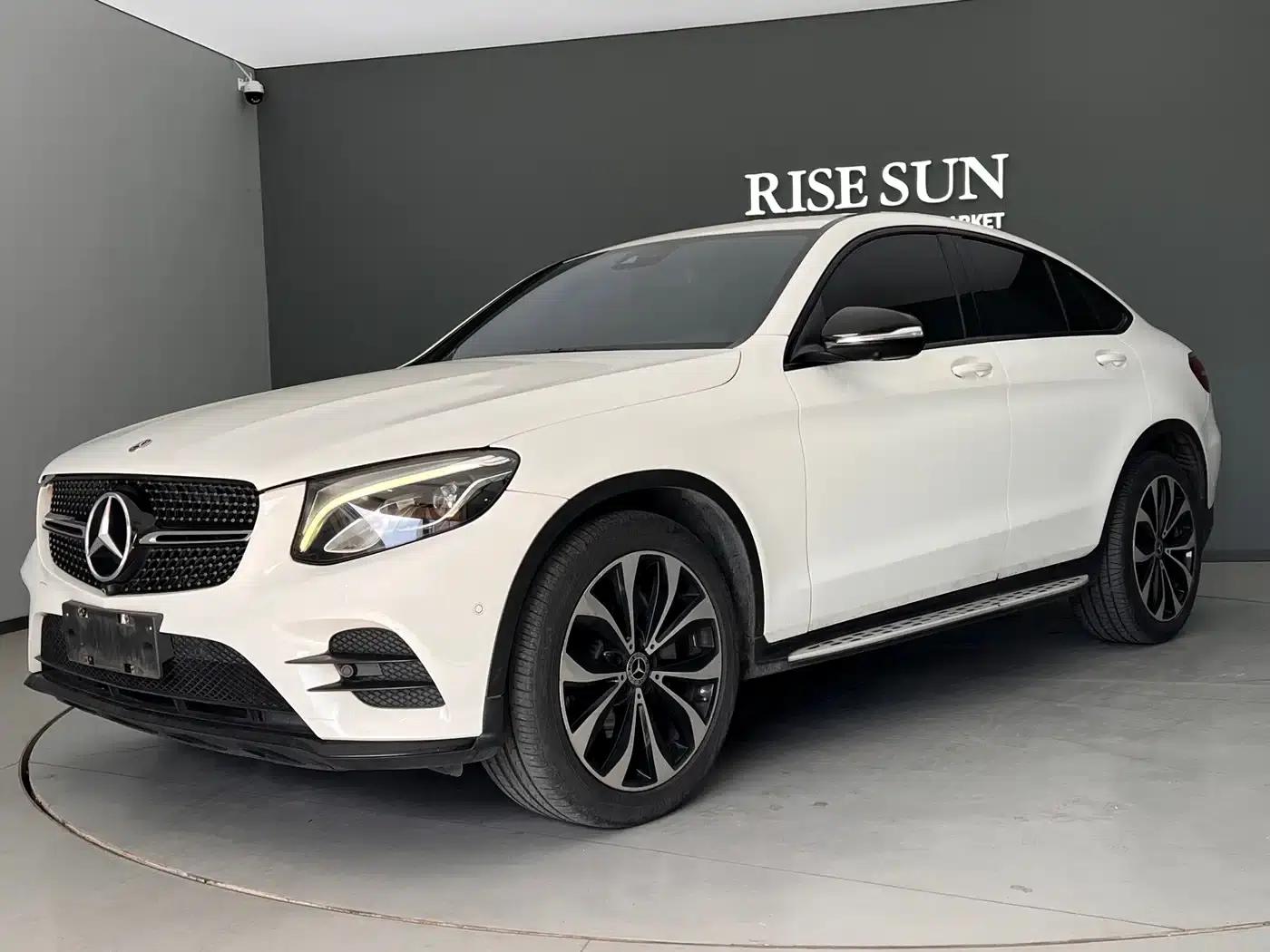 2018 Mercedes-Benz GLC Coupe, GLC 260 4MATIC Coupe SUV — миниатюра 1