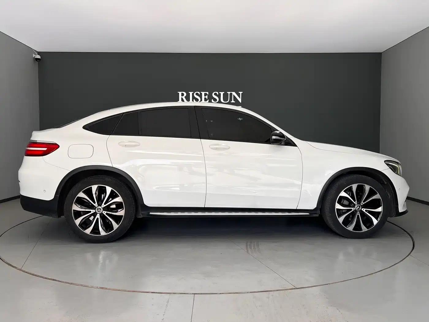 2018 Mercedes-Benz GLC Coupe, GLC 260 4MATIC Coupe SUV — миниатюра 30