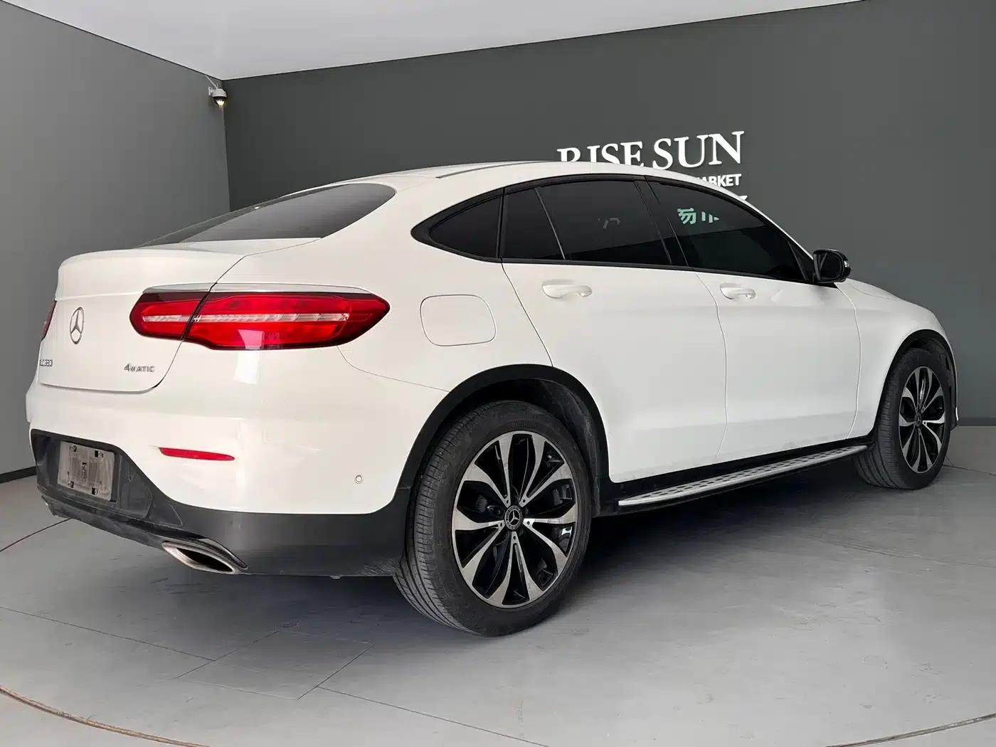 2018 Mercedes-Benz GLC Coupe, GLC 260 4MATIC Coupe SUV — миниатюра 31