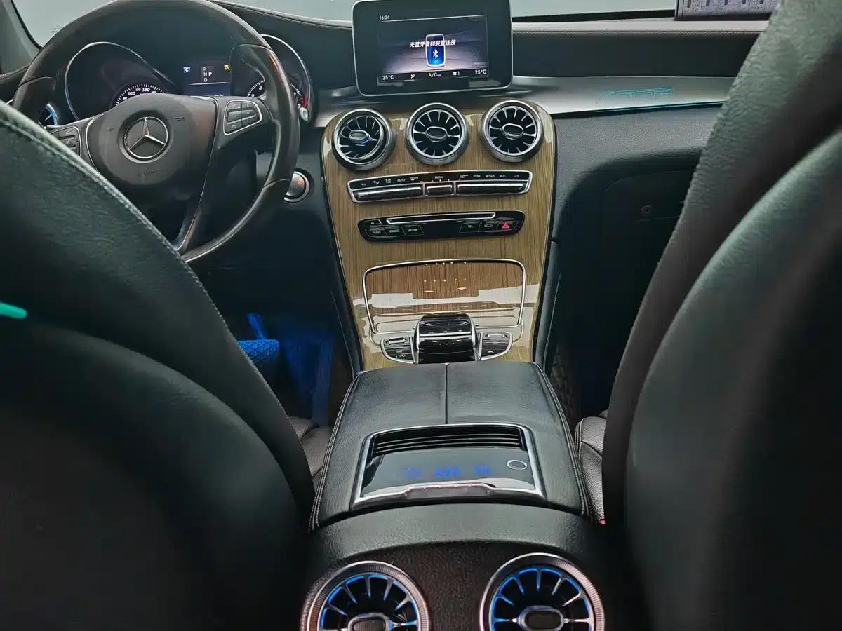 2018 Mercedes-Benz GLC Coupe, GLC 260 4MATIC Coupe SUV — миниатюра 10