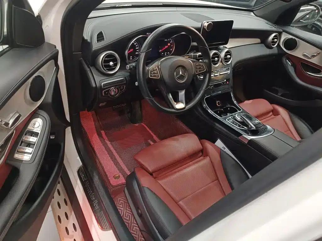 2017 Mercedes-Benz GLC Coupe, GLC 200 4MATIC Coupe SUV — миниатюра 13