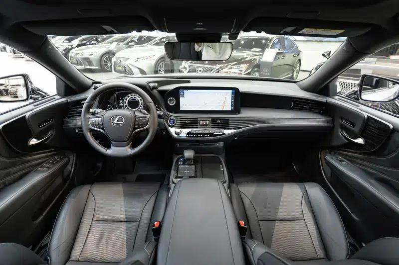 Lexus LS 2021 500h Premium Edition — миниатюра 15