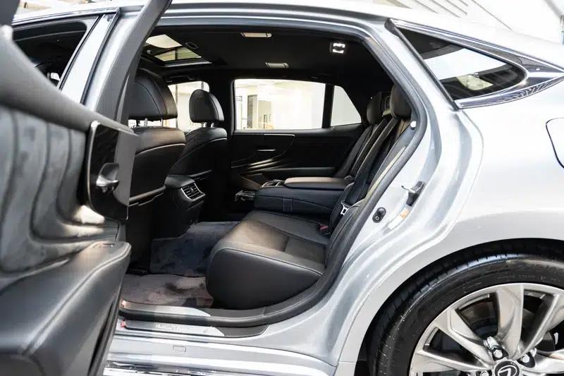 Lexus LS 2021 500h Premium Edition — миниатюра 22