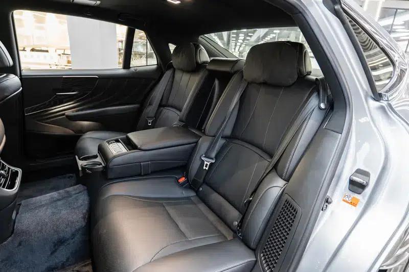 Lexus LS 2021 500h Premium Edition — миниатюра 23