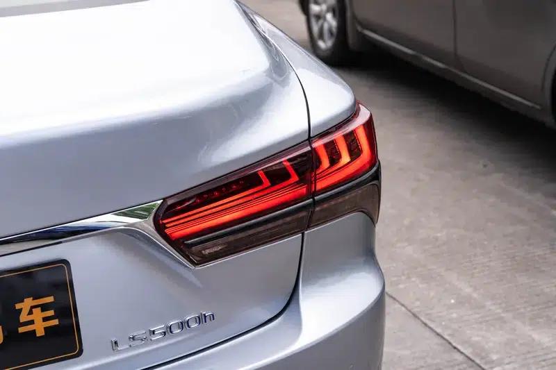 Lexus LS 2021 500h Premium Edition — миниатюра 7