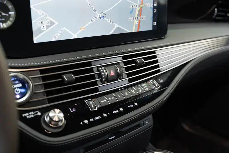 Lexus LS 2021 500h Premium Edition — миниатюра 9