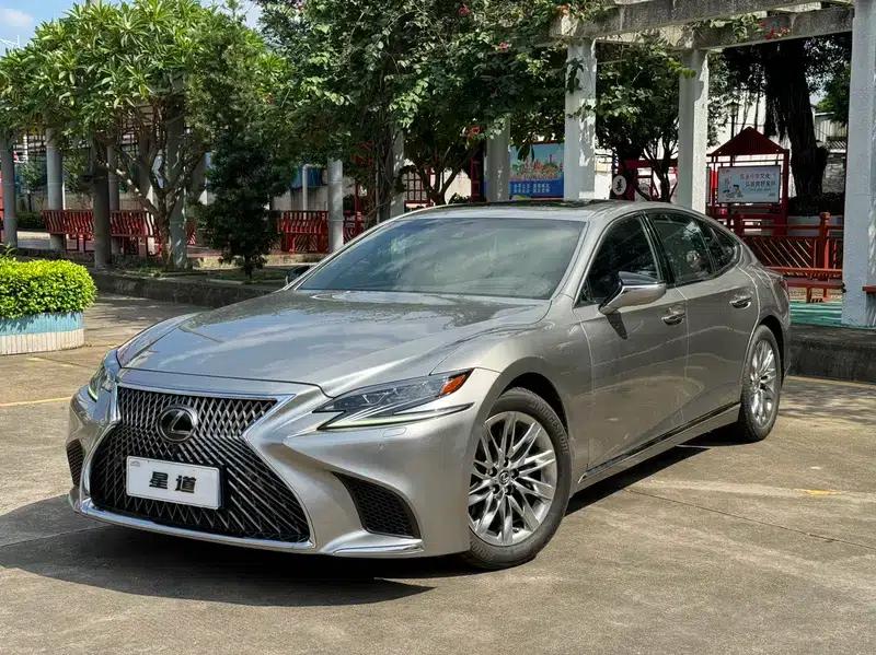 Lexus LS 2018 350 Luxury Edition (China V emission standard) — миниатюра 1