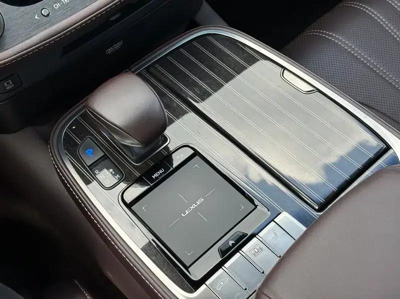 Lexus LS 2018 350 Luxury Edition (China V emission standard) — миниатюра 16