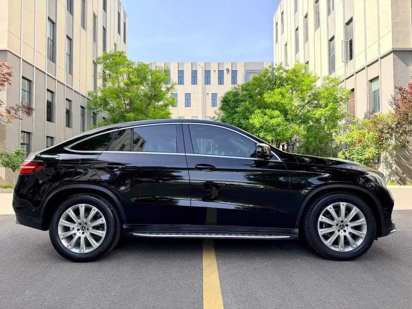 2017 Mercedes-Benz GLE Coupe, GLE 320 4MATIC Coupe SUV — миниатюра 10
