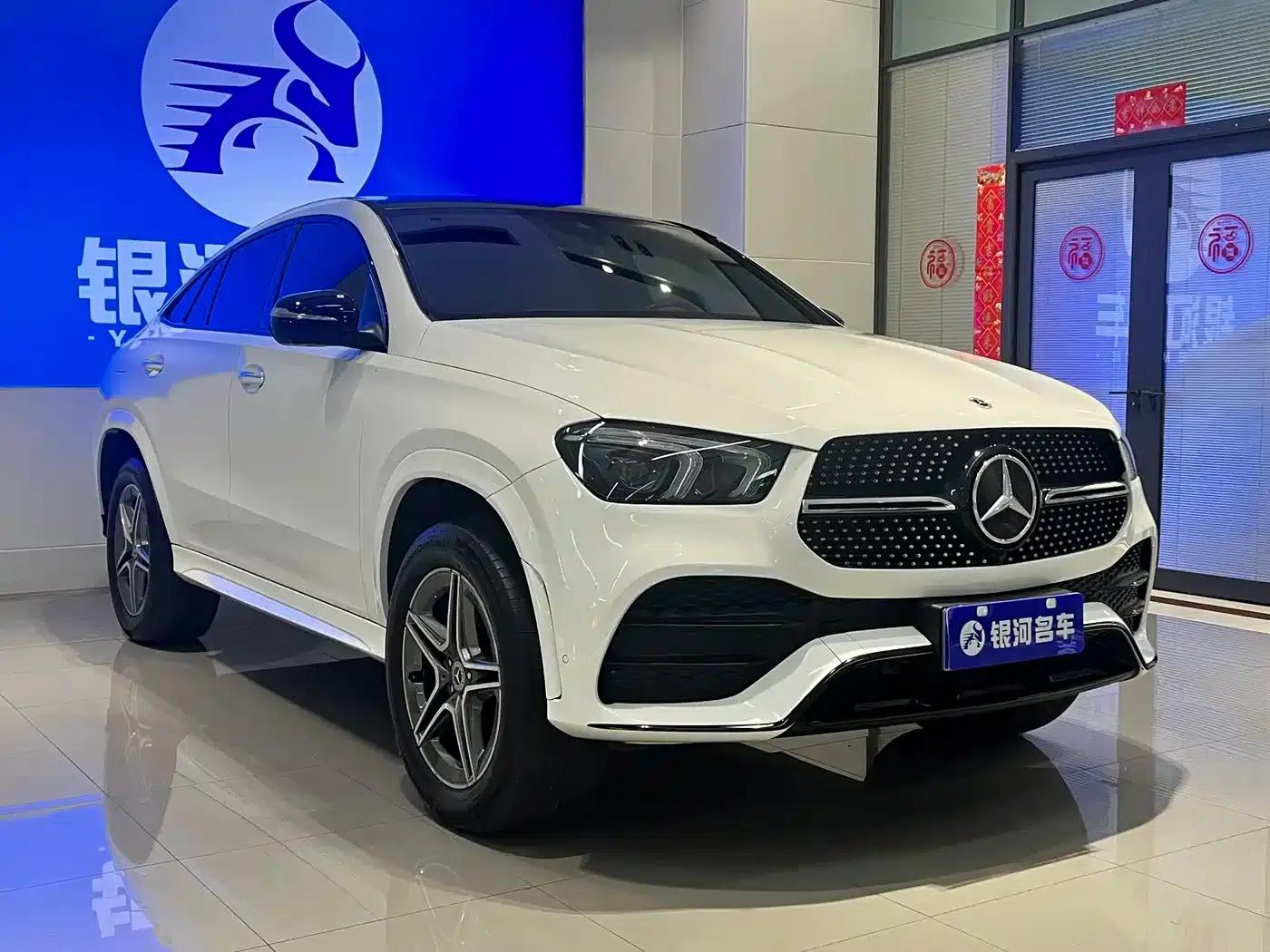 2020 Mercedes-Benz GLE Coupe, GLE 450 4MATIC Coupe SUV, Fashion Model — миниатюра 3