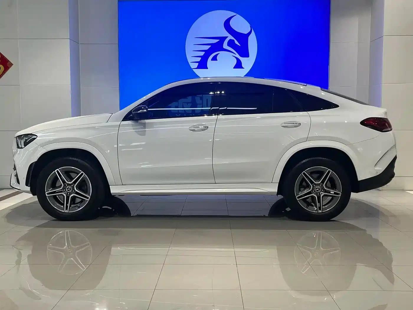 2020 Mercedes-Benz GLE Coupe, GLE 450 4MATIC Coupe SUV, Fashion Model — миниатюра 4