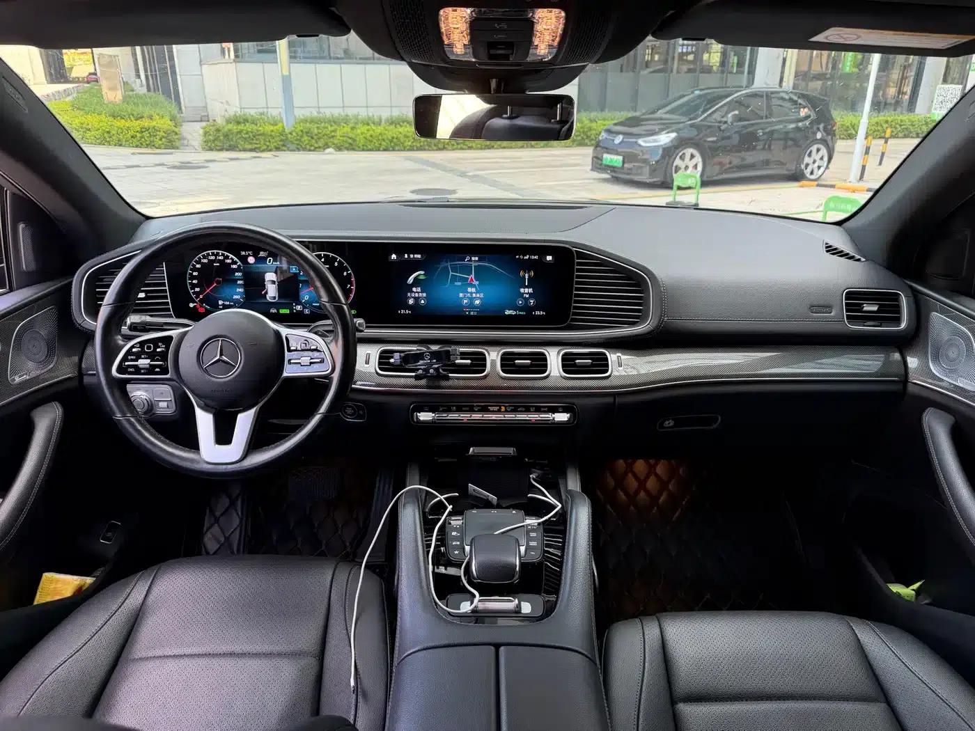 2020 Mercedes-Benz GLE Coupe, GLE 450 4MATIC Coupe SUV Luxury Model — миниатюра 4