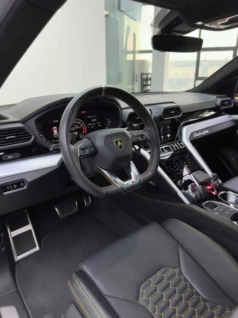 2021 Urus 4.0T V8 — миниатюра 11