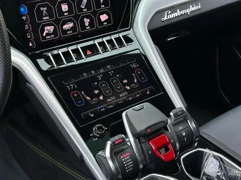2021 Urus 4.0T V8 — миниатюра 16