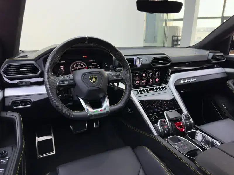 2021 Urus 4.0T V8 — миниатюра 17