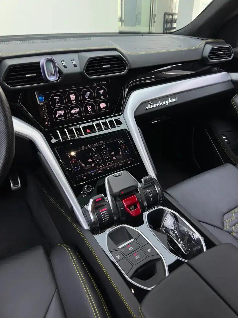 2021 Urus 4.0T V8 — миниатюра 18