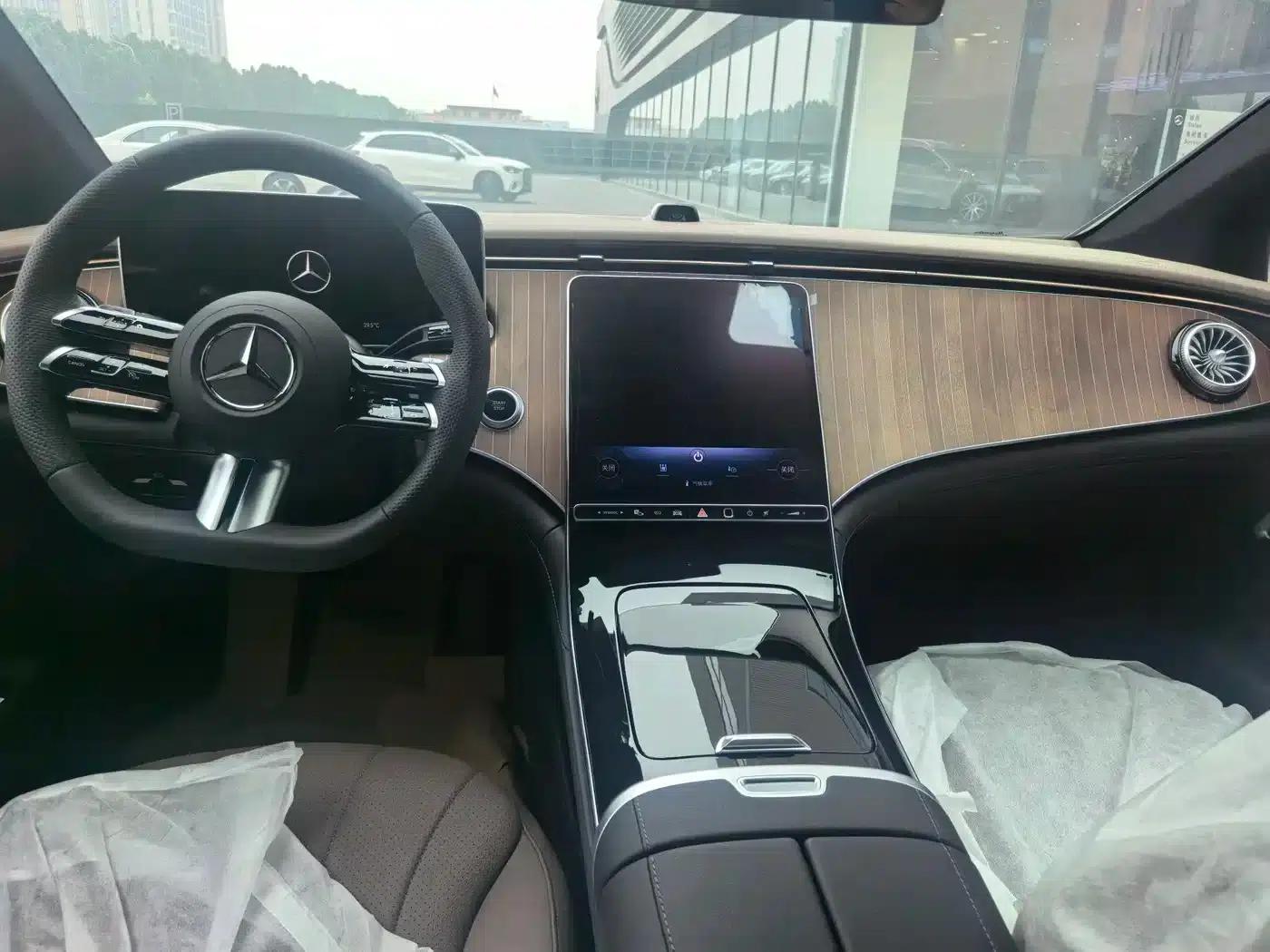 Mercedes-Benz EQE 2025 500 4MATIC Pioneer Edition — миниатюра 5