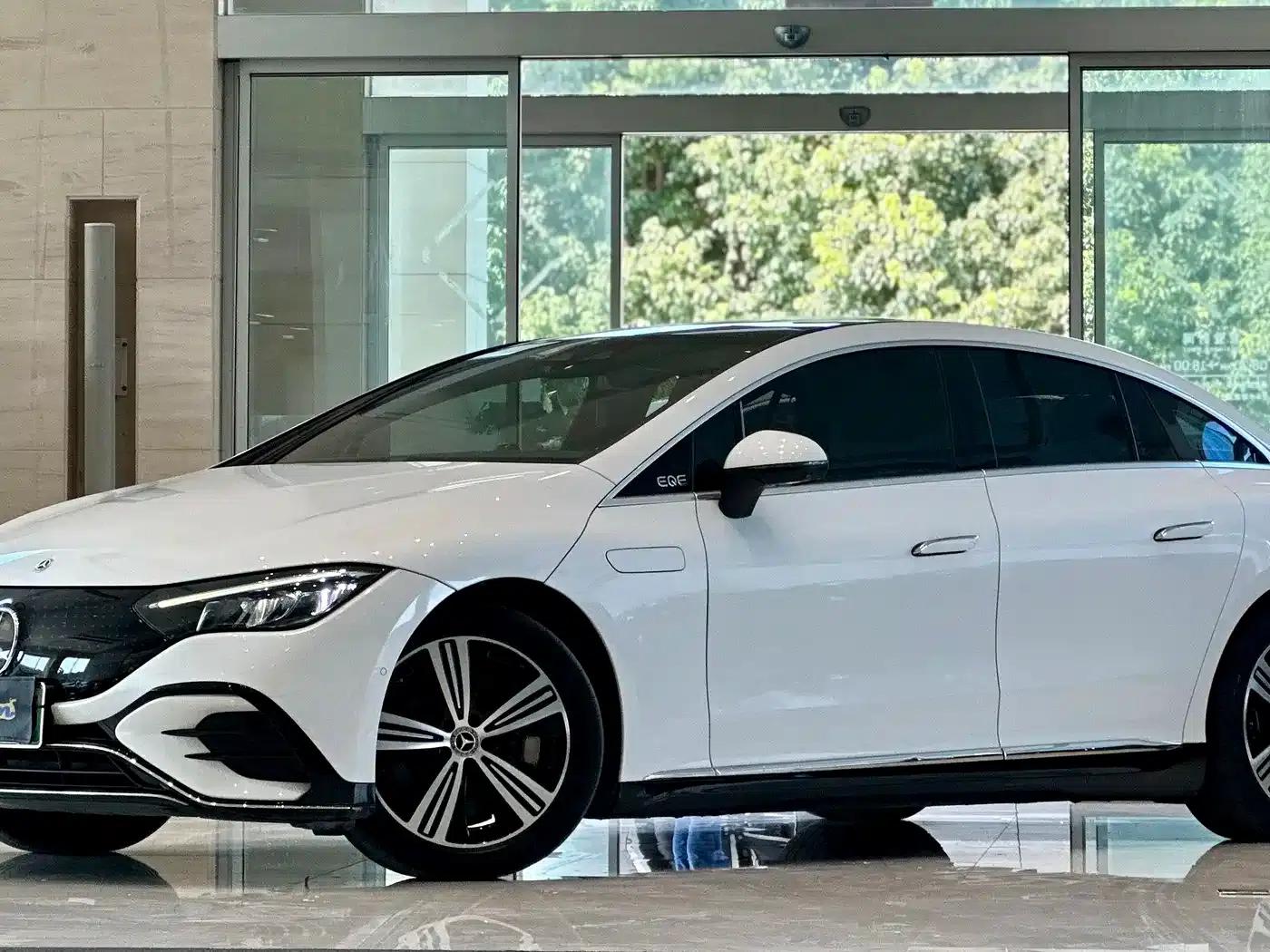 Mercedes-Benz EQE 2022 350 Luxury Edition — миниатюра 1