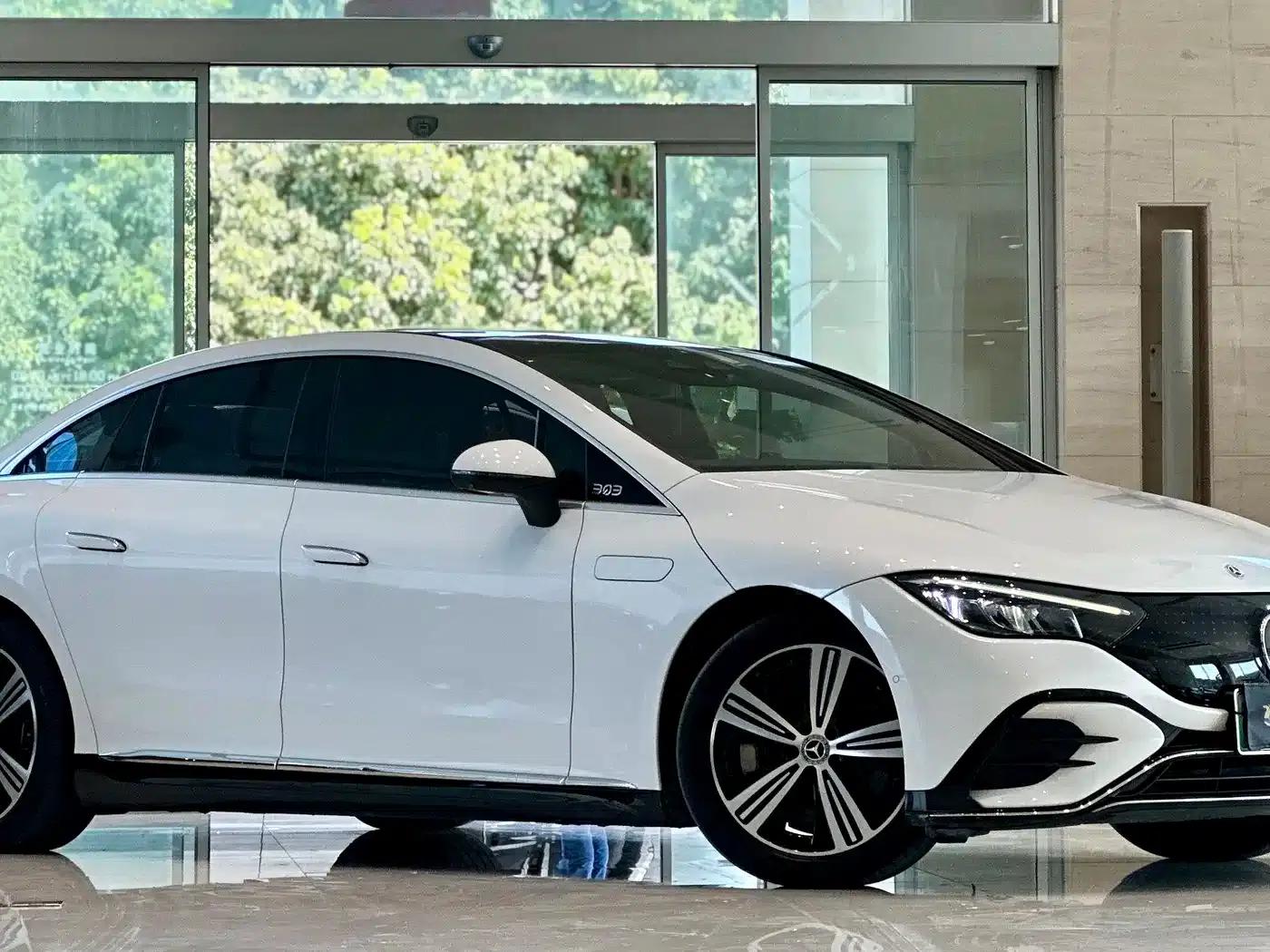 Mercedes-Benz EQE 2022 350 Luxury Edition — миниатюра 3