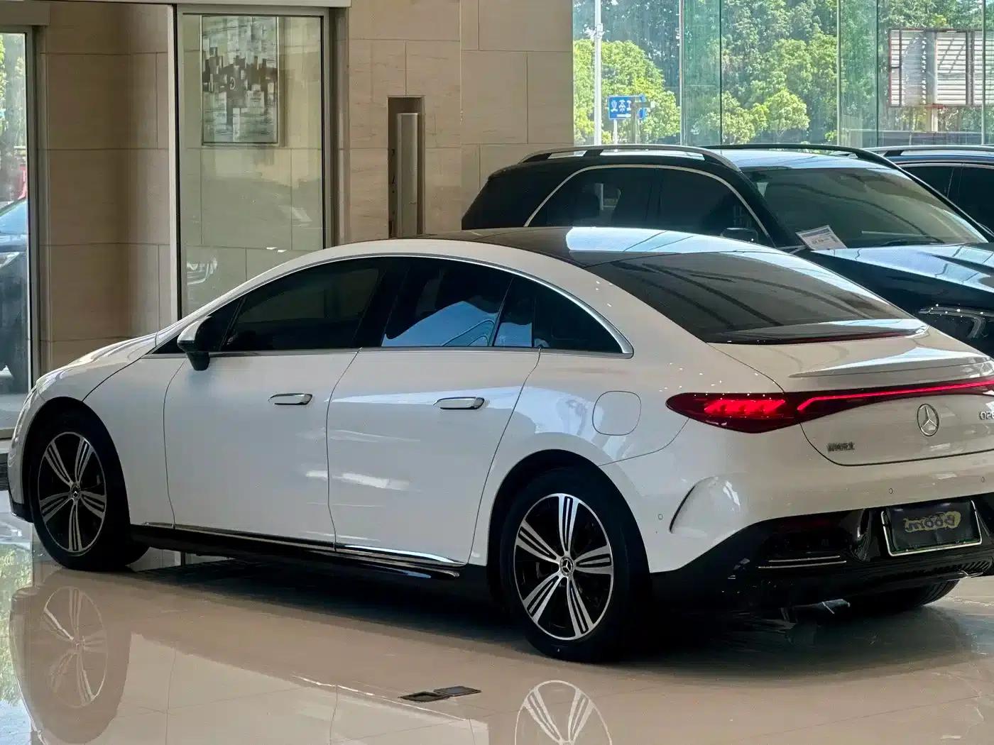 Mercedes-Benz EQE 2022 350 Luxury Edition — миниатюра 4