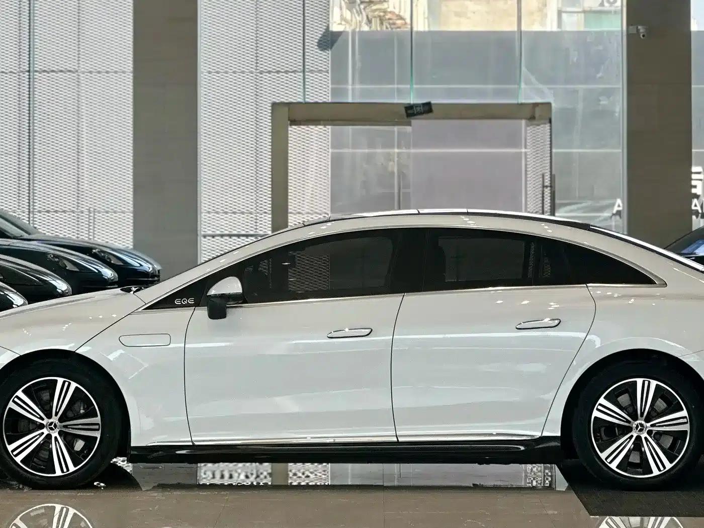Mercedes-Benz EQE 2022 350 Luxury Edition — миниатюра 6