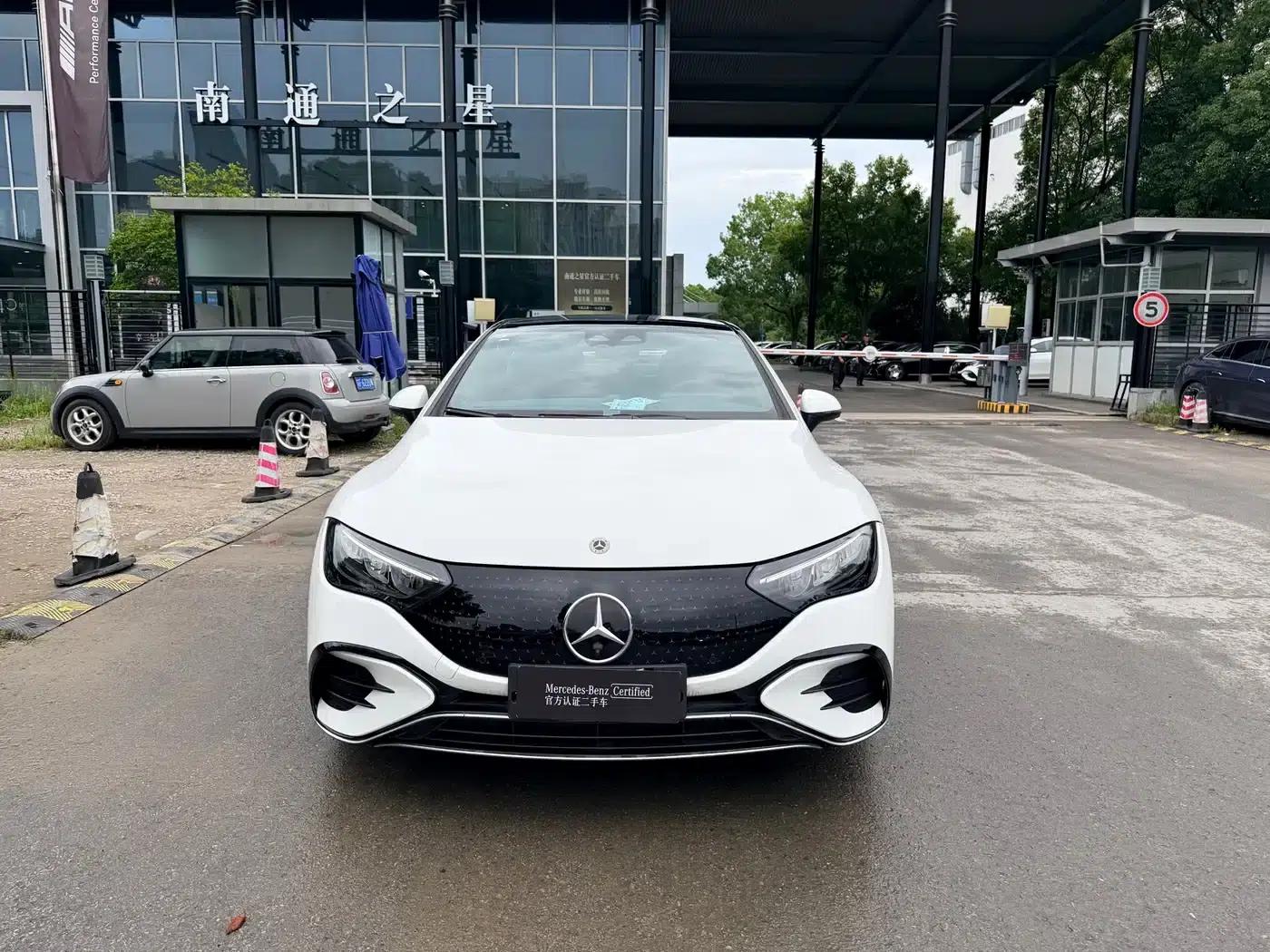 Mercedes-Benz EQE 2025 500 4MATIC Luxury Edition — миниатюра 2