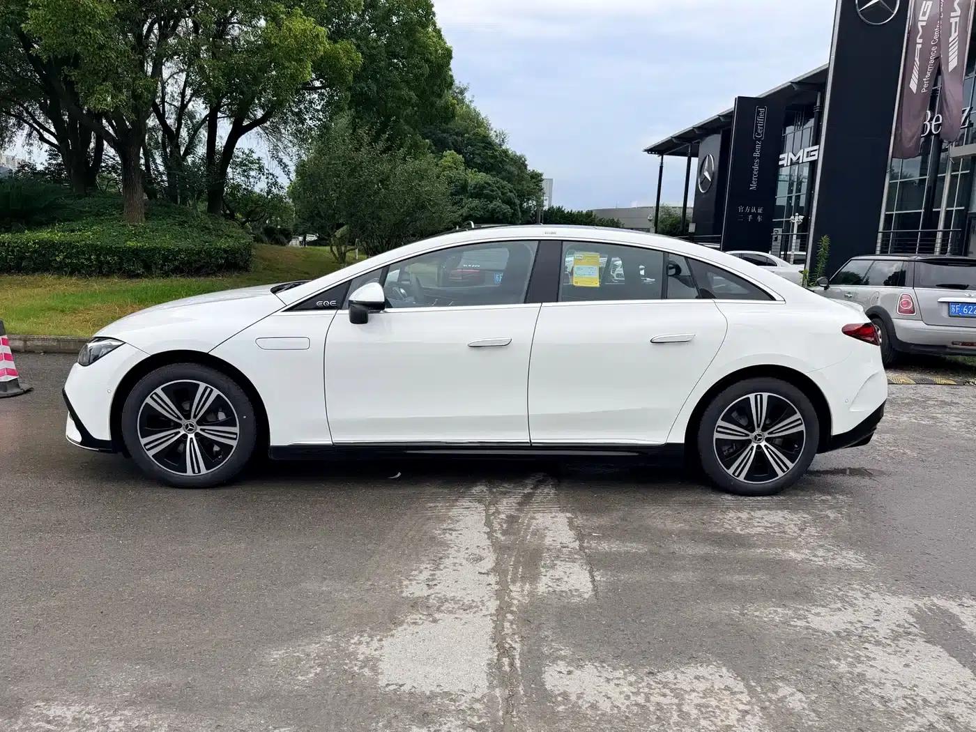 Mercedes-Benz EQE 2025 500 4MATIC Luxury Edition — миниатюра 11