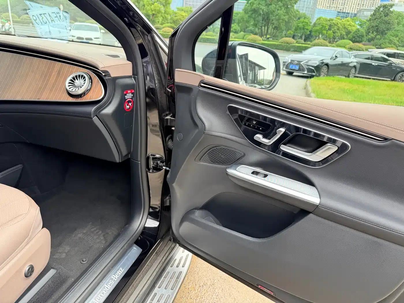 Mercedes-Benz EQE 2025 500 4MATIC Pioneer Edition — миниатюра 10