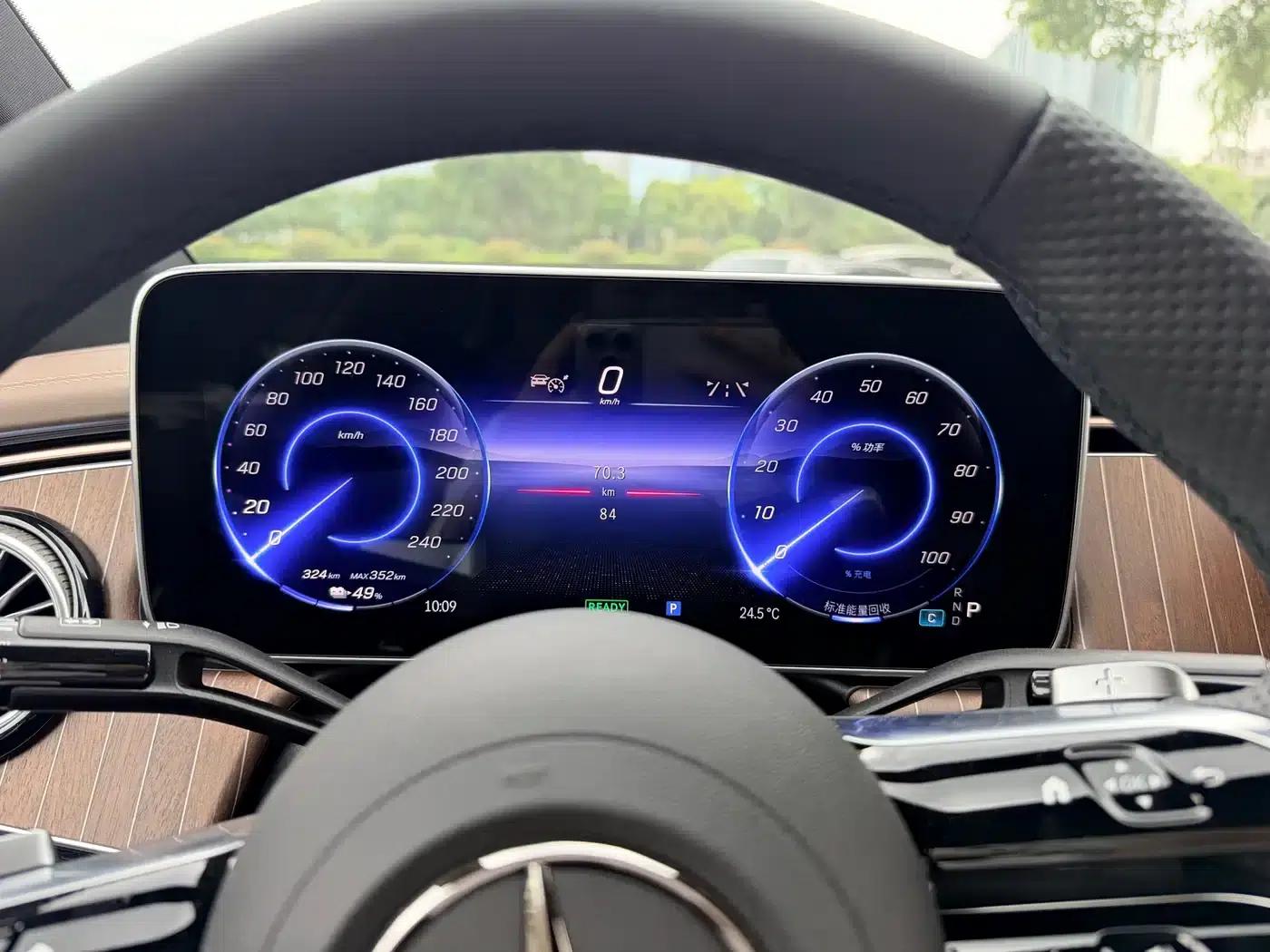 Mercedes-Benz EQE 2025 500 4MATIC Pioneer Edition — миниатюра 4