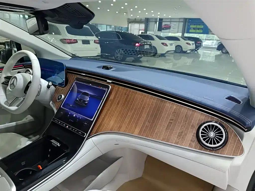 Mercedes-Benz EQE 2025 500 4MATIC Pioneer Edition — миниатюра 3