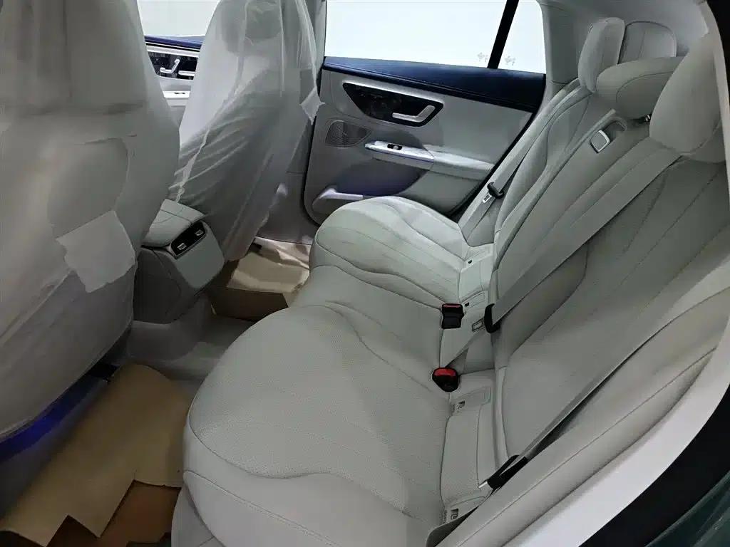 Mercedes-Benz EQE 2025 500 4MATIC Pioneer Edition — миниатюра 16