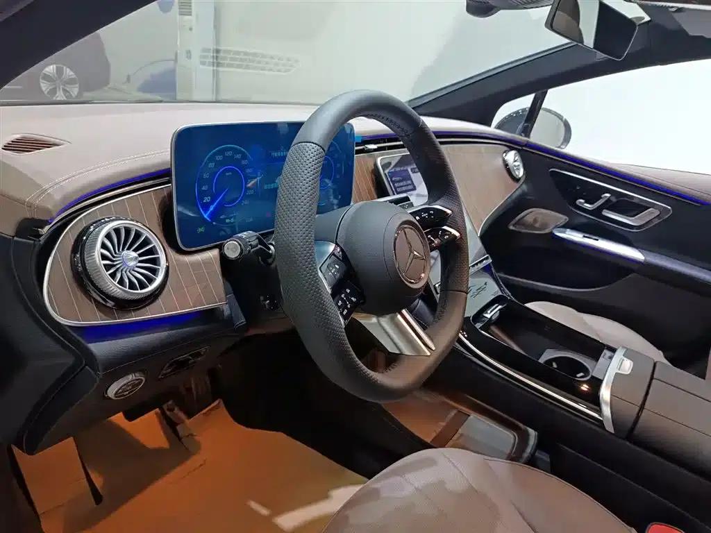 Mercedes-Benz EQE 2025 500 4MATIC Pioneer Edition — миниатюра 12