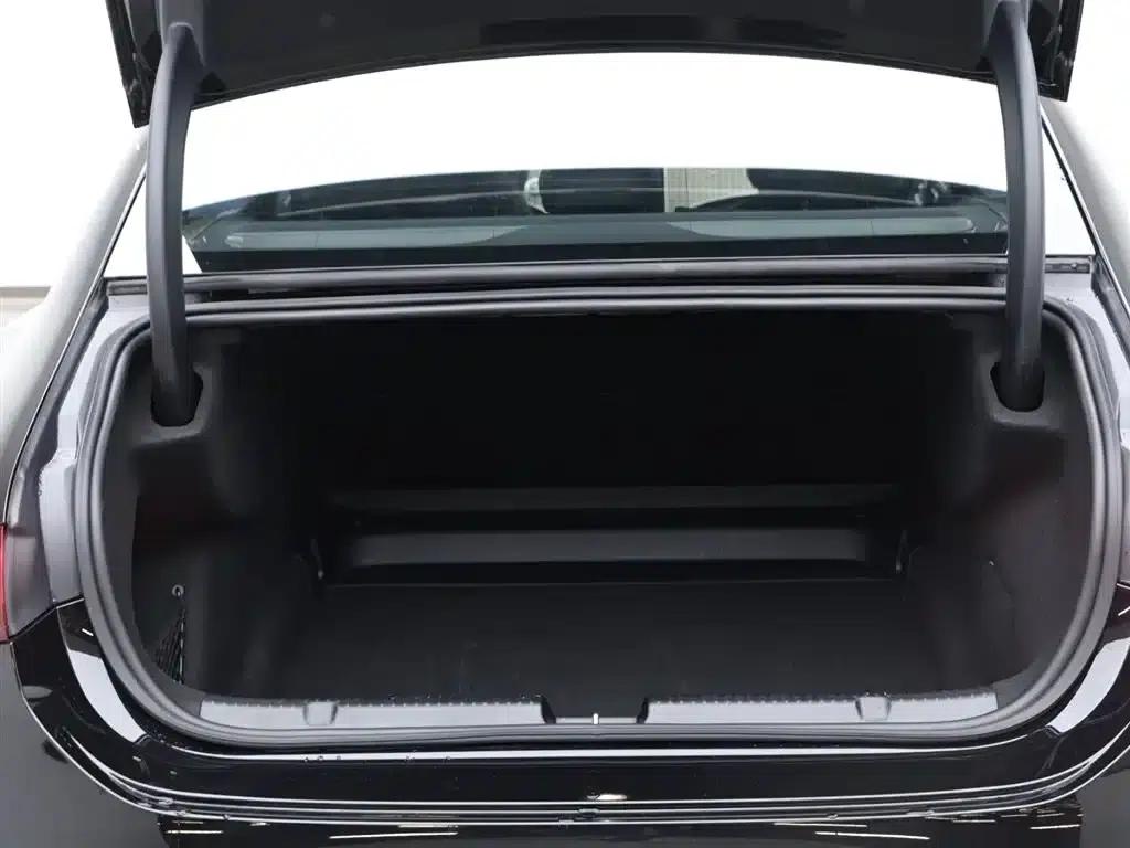 Mercedes-Benz EQE 2025 500 4MATIC Pioneer Edition — миниатюра 8