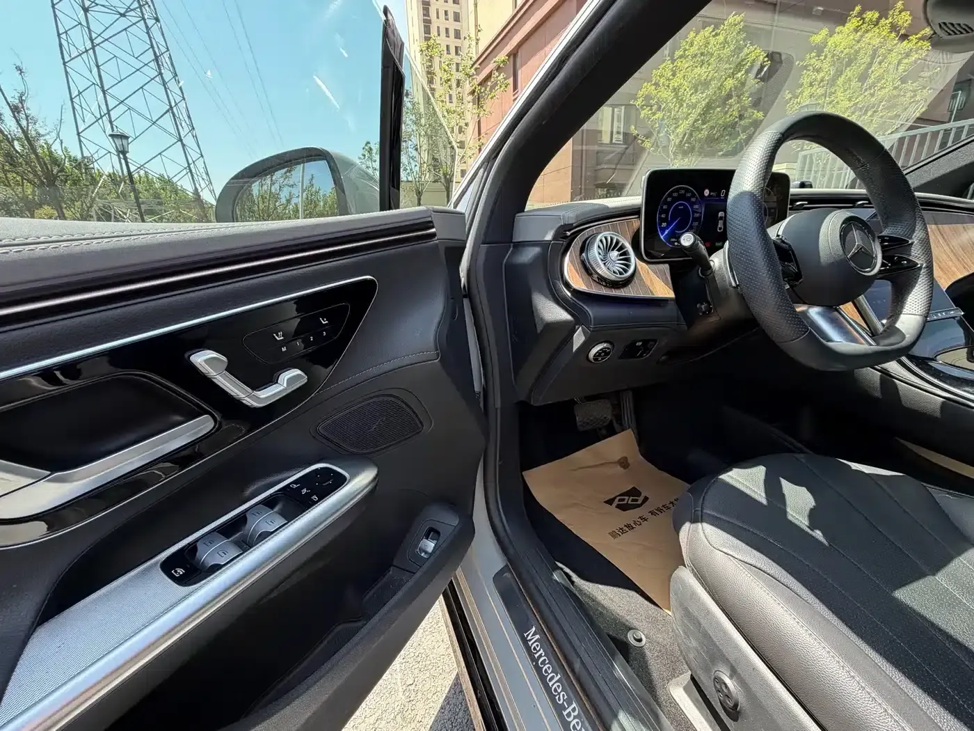 Mercedes-Benz EQE 2022 350 Luxury Edition — миниатюра 4