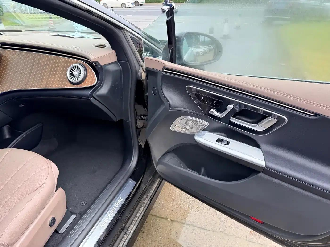 Mercedes-Benz EQE 2025 500 4MATIC Luxury Edition — миниатюра 10