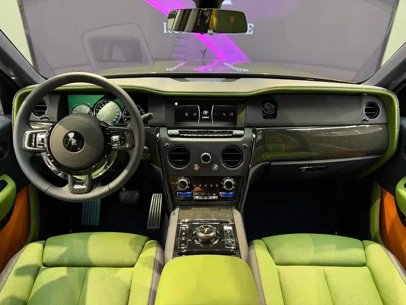 2024 Cullinan, four-seater version — миниатюра 6