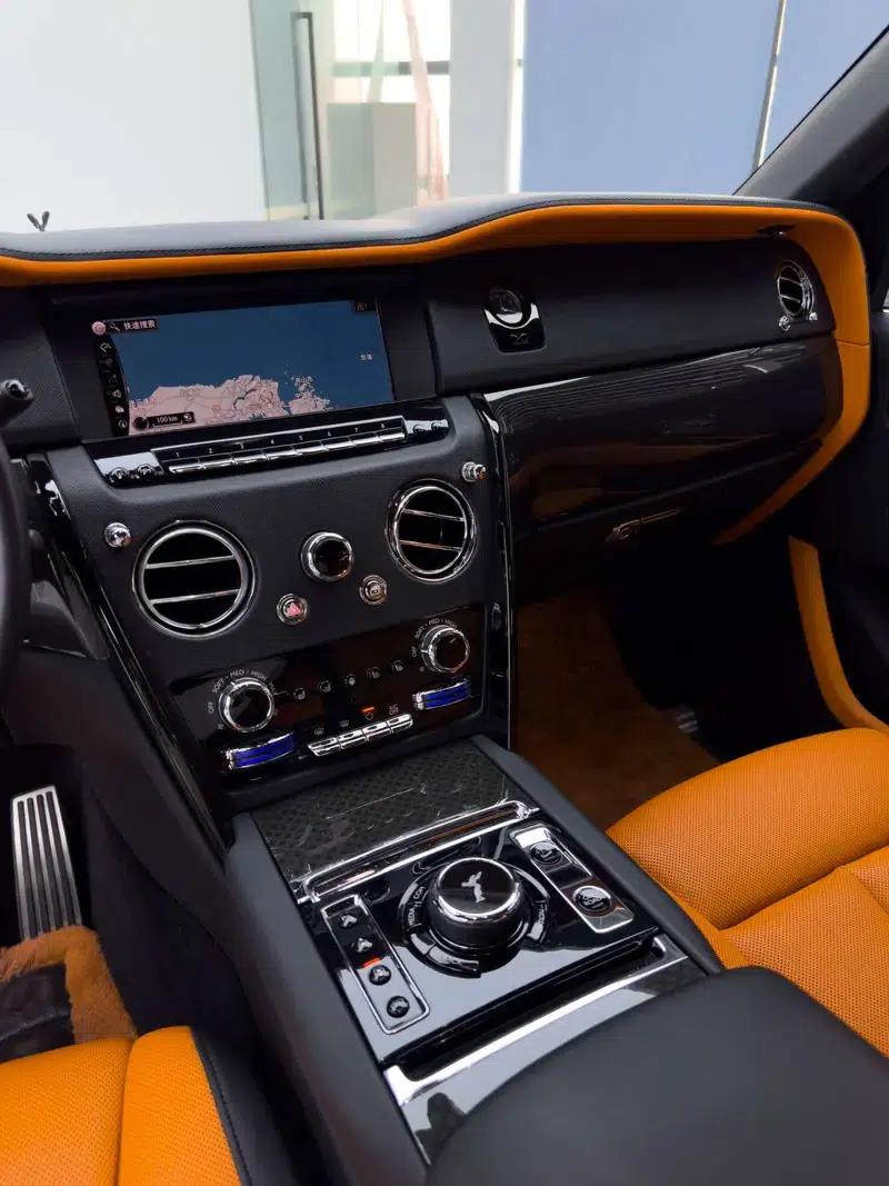 2024 Cullinan Black Badge — миниатюра 9