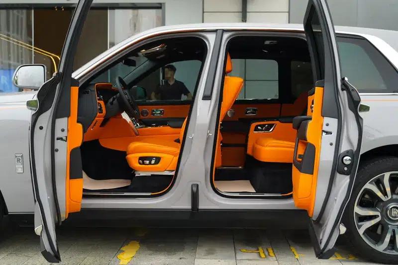 2024 Cullinan, four-seater version — миниатюра 15