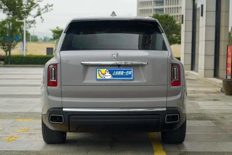2024 Cullinan, four-seater version — миниатюра 4