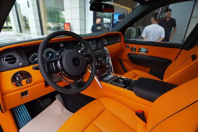 2024 Cullinan, four-seater version — миниатюра 8