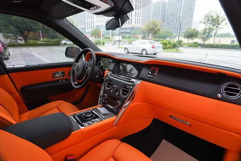 2024 Cullinan, four-seater version — миниатюра 9