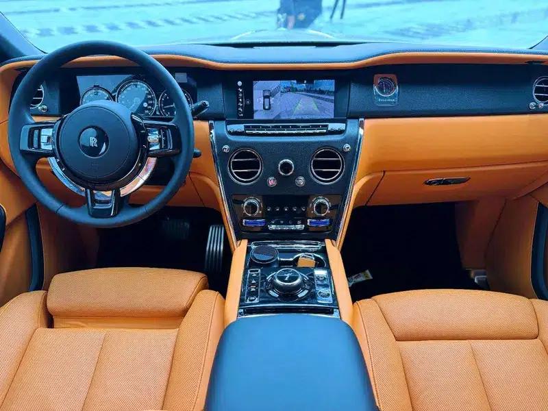 2024 Cullinan, four-seater version — миниатюра 10